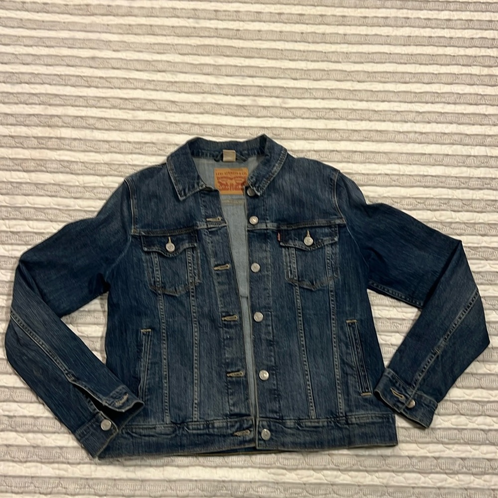 Classic Levis Denim Jacket LIKE NEW